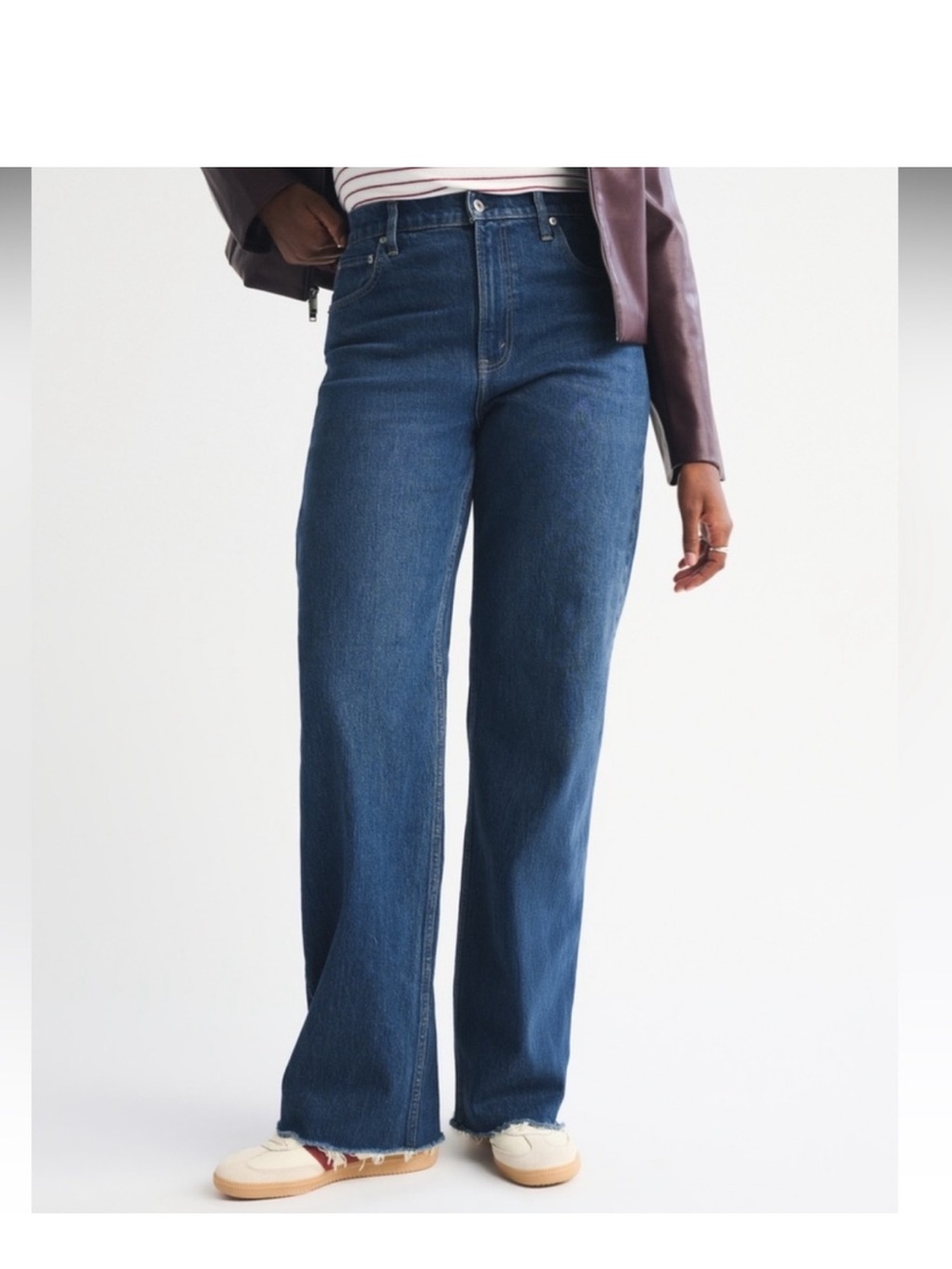 Abercrombie & Fitch Curve Love 90s Relaxed High Rise Jean